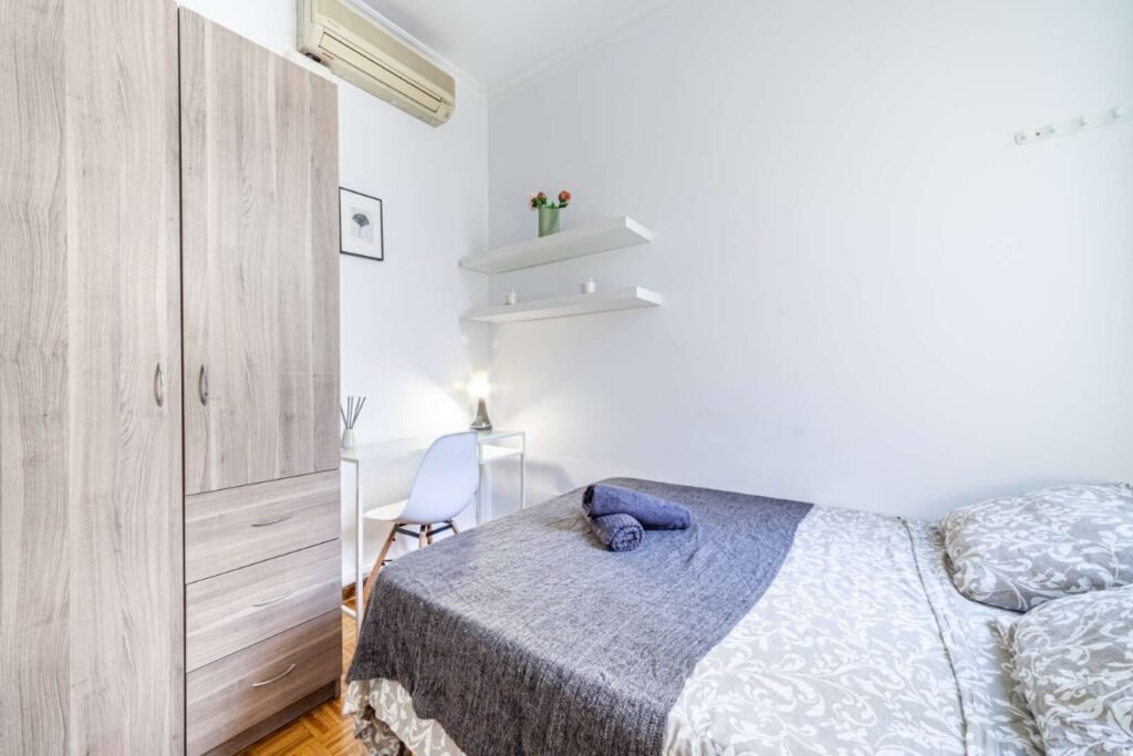 Carrer Balmes, Barcelona, B4H04 – room photo 2
