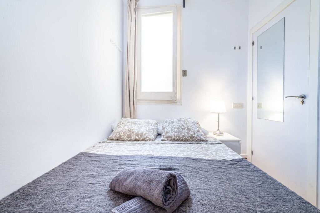 Carrer Balmes, Barcelona, B4H04 – room photo 3