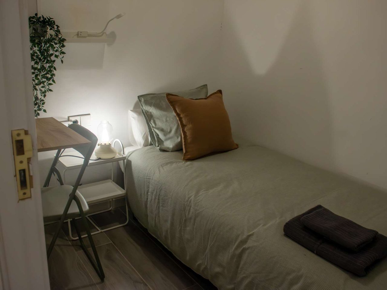 Carrer d'Avinyó, Barcelona, AVH01 – photo 4