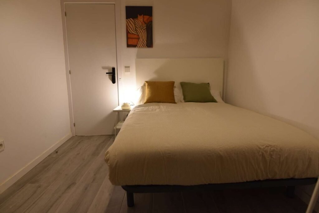 Carrer d'Avinyó, Barcelona, AVH03 – photo 4