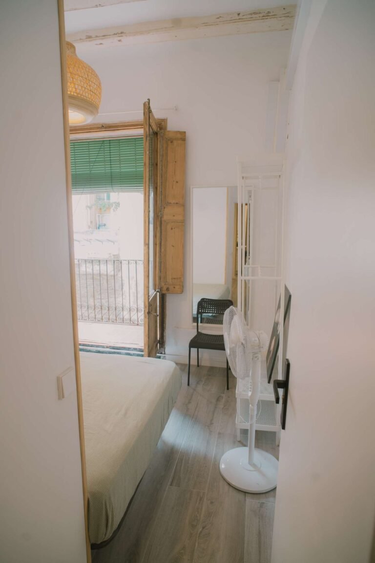 Carrer d'Avinyó, Barcelona, AVH12 – photo 8