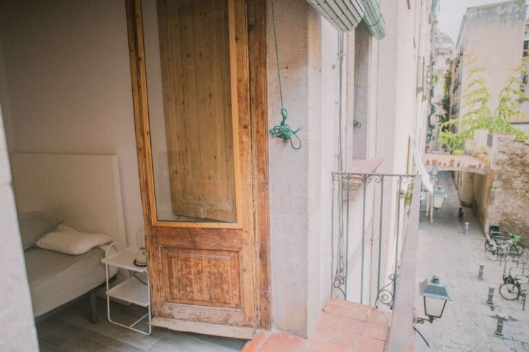 Carrer d'Avinyó, Barcelona, AVH12 – photo 9