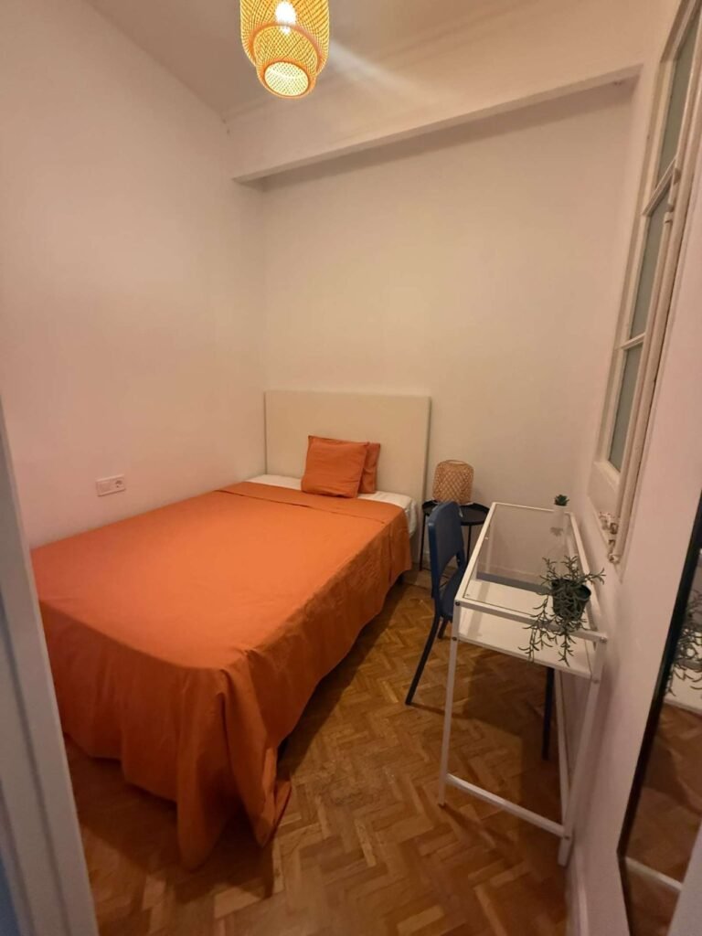 Carrer de Balmes, Barcelona, BEH12 – room photo 1
