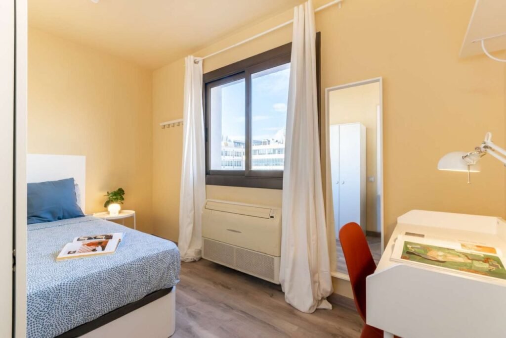 Gran vía les corts Catalanes, Barcelona, GVAH05 – room photo 1