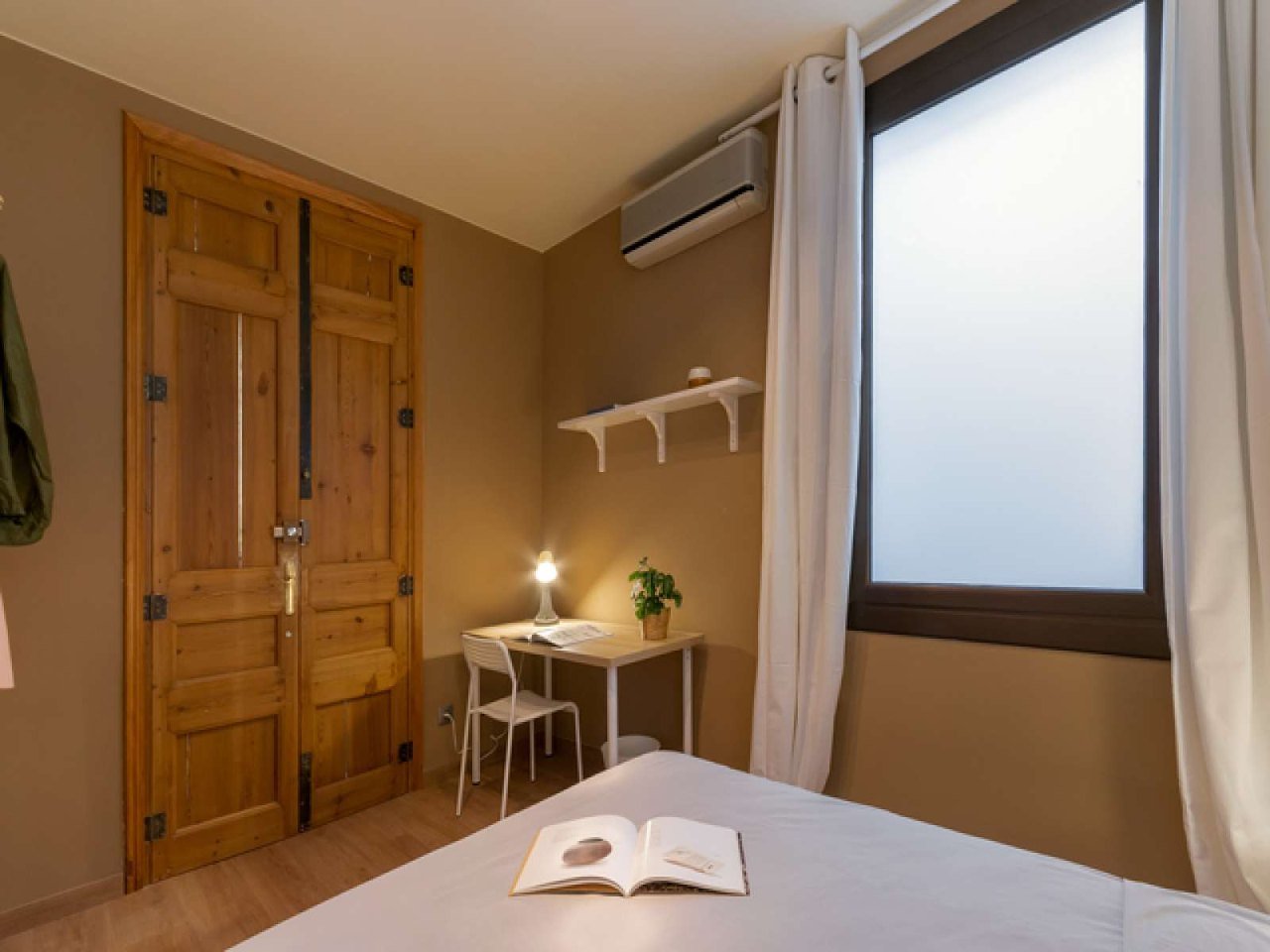 Ronda Universidad, Barcelona, RU20H05 – room photo 5